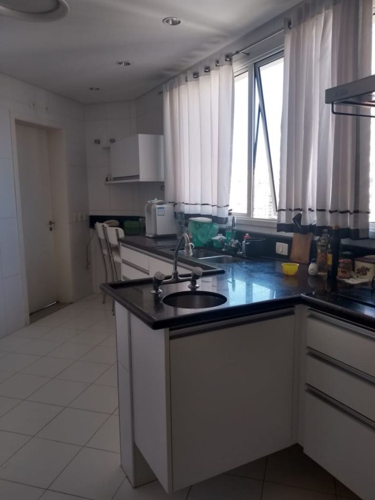 Apartamento à venda com 3 quartos, 260m² - Foto 13