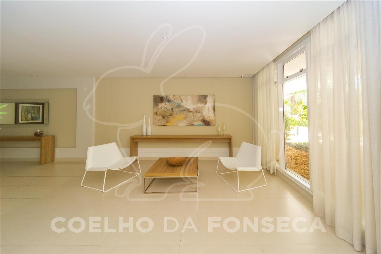 Apartamento à venda com 4 quartos, 238m² - Foto 2