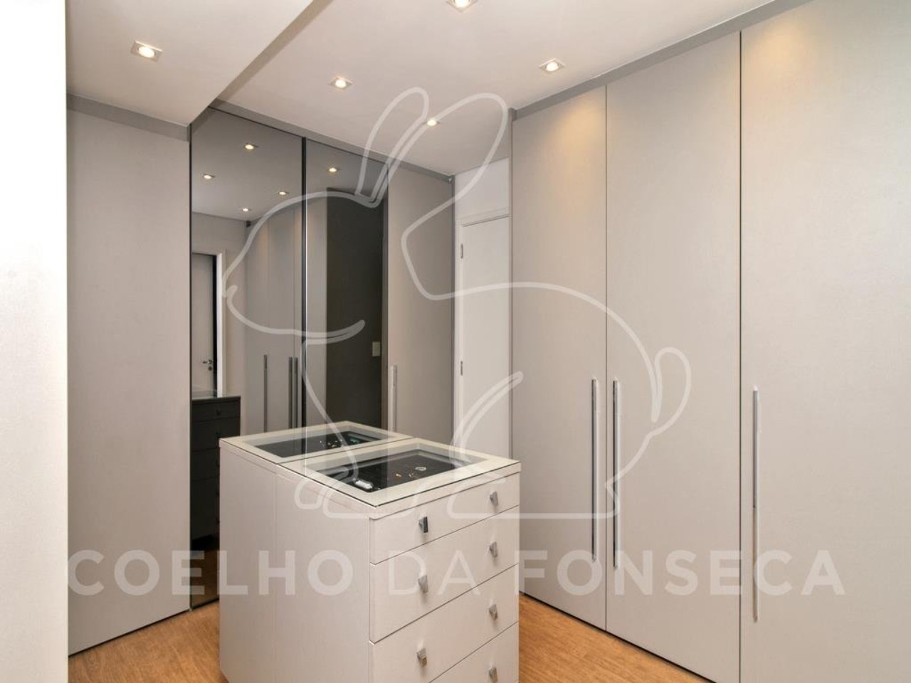 Apartamento à venda com 4 quartos, 238m² - Foto 8