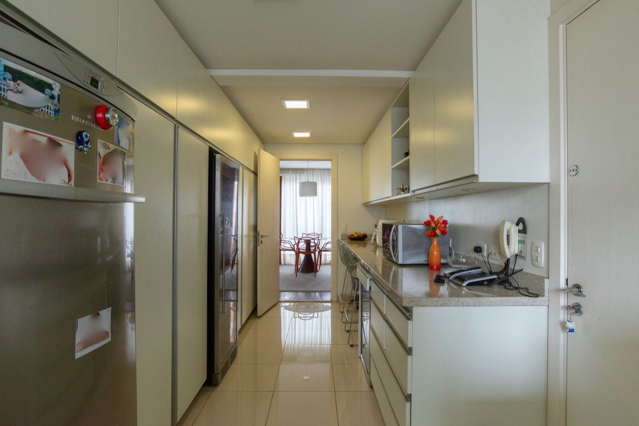 Apartamento à venda com 4 quartos, 223m² - Foto 47