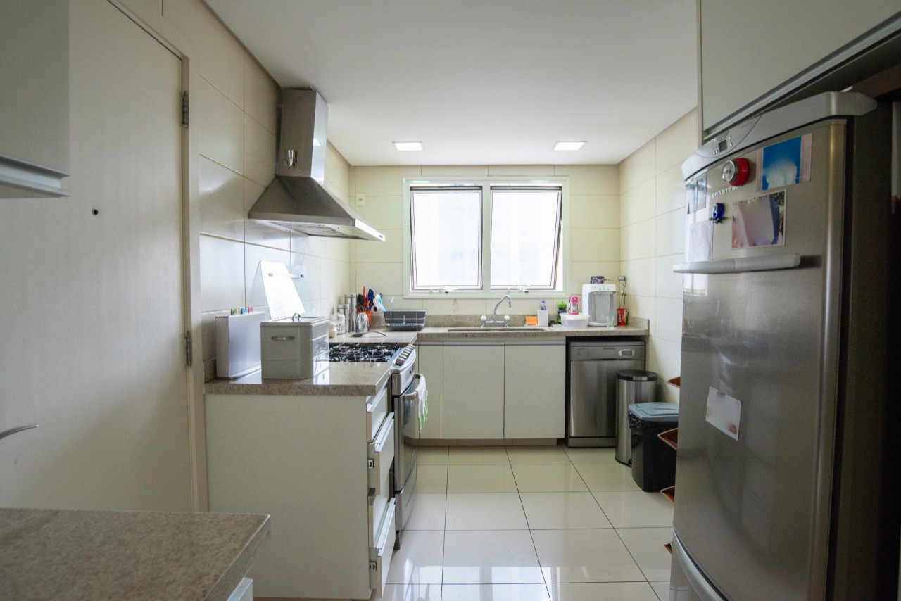 Apartamento à venda com 4 quartos, 223m² - Foto 50