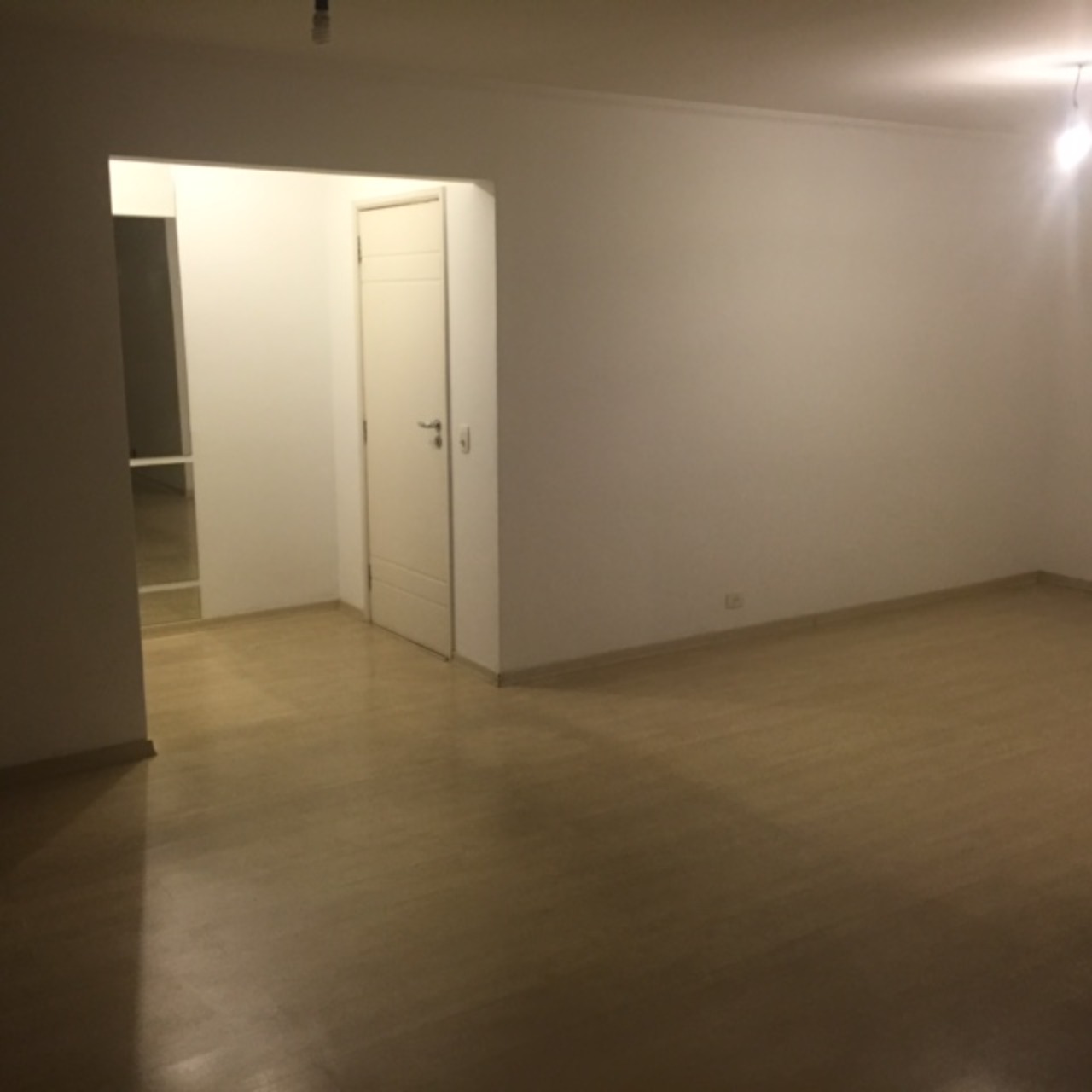 Apartamento à venda com 3 quartos, 180m² - Foto 4