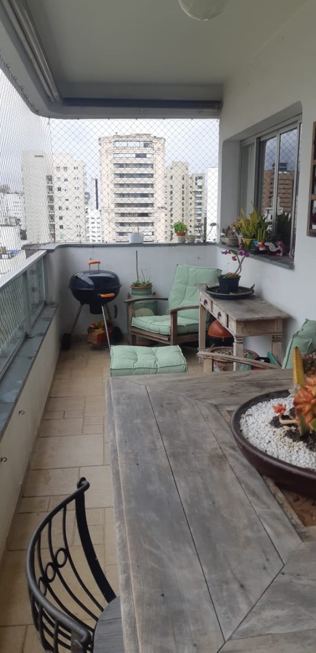 Apartamento à venda com 4 quartos, 240m² - Foto 1