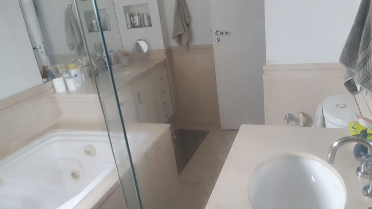 Apartamento à venda com 4 quartos, 240m² - Foto 7