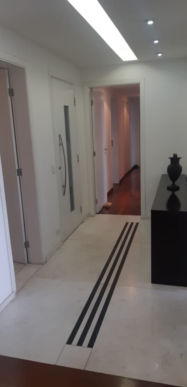 Apartamento à venda com 4 quartos, 240m² - Foto 18