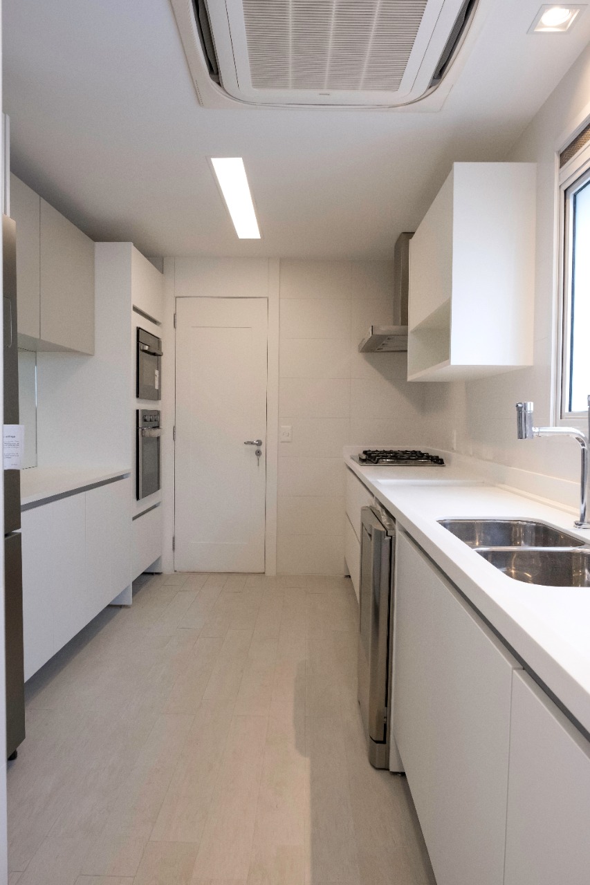 Apartamento à venda com 4 quartos, 273m² - Foto 4