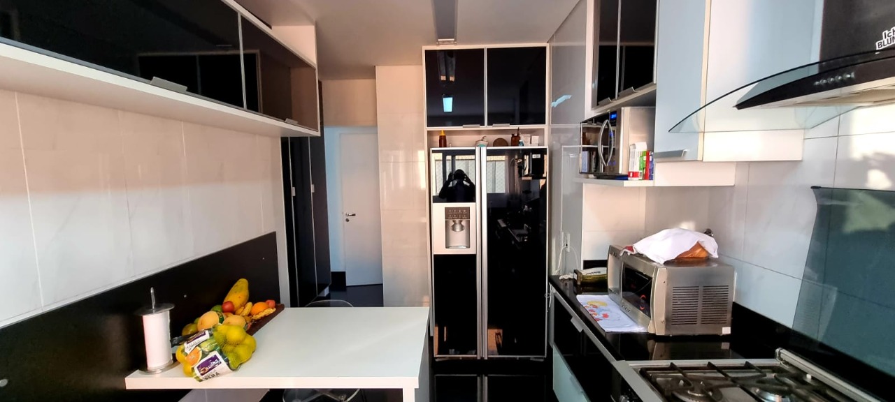 Apartamento à venda com 3 quartos, 180m² - Foto 12