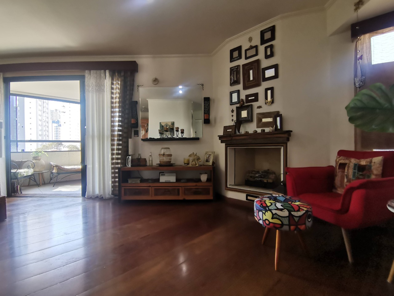 Apartamento à venda com 3 quartos, 123m² - Foto 2