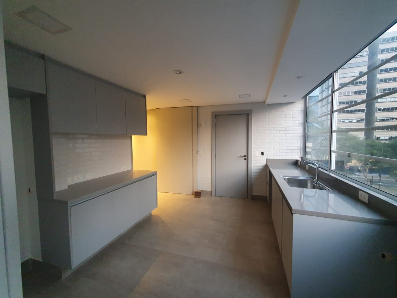 Apartamento à venda com 3 quartos, 137m² - Foto 6