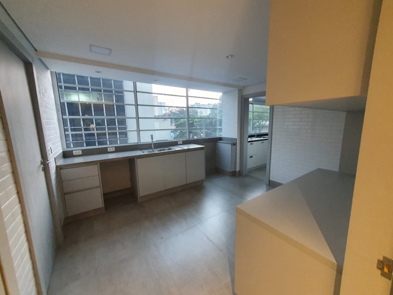 Apartamento à venda com 3 quartos, 137m² - Foto 7