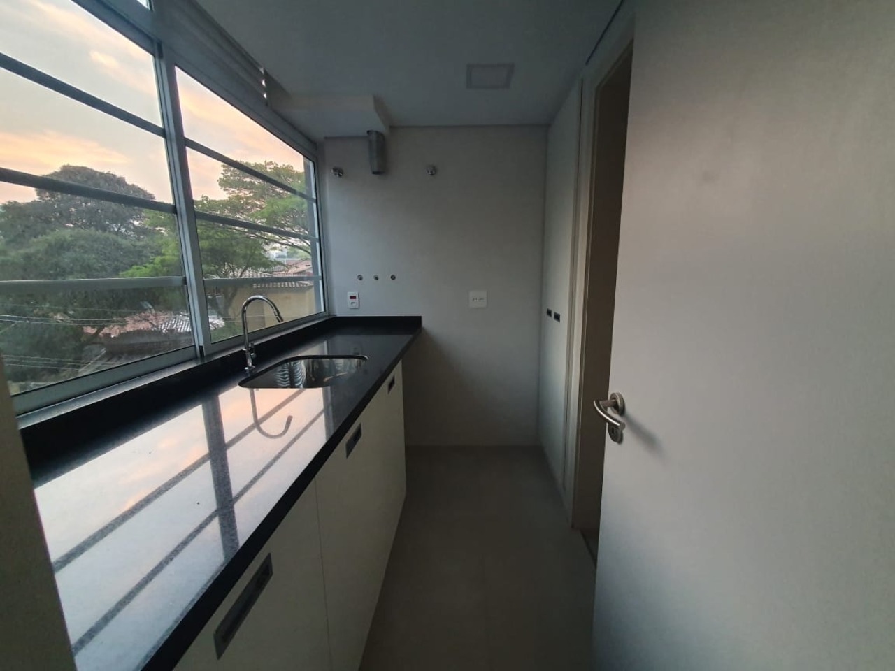 Apartamento à venda com 3 quartos, 137m² - Foto 9