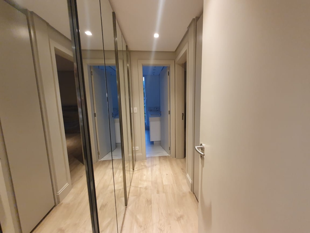 Apartamento à venda com 3 quartos, 137m² - Foto 10