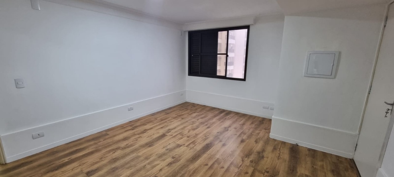 Apartamento à venda com 3 quartos, 167m² - Foto 4