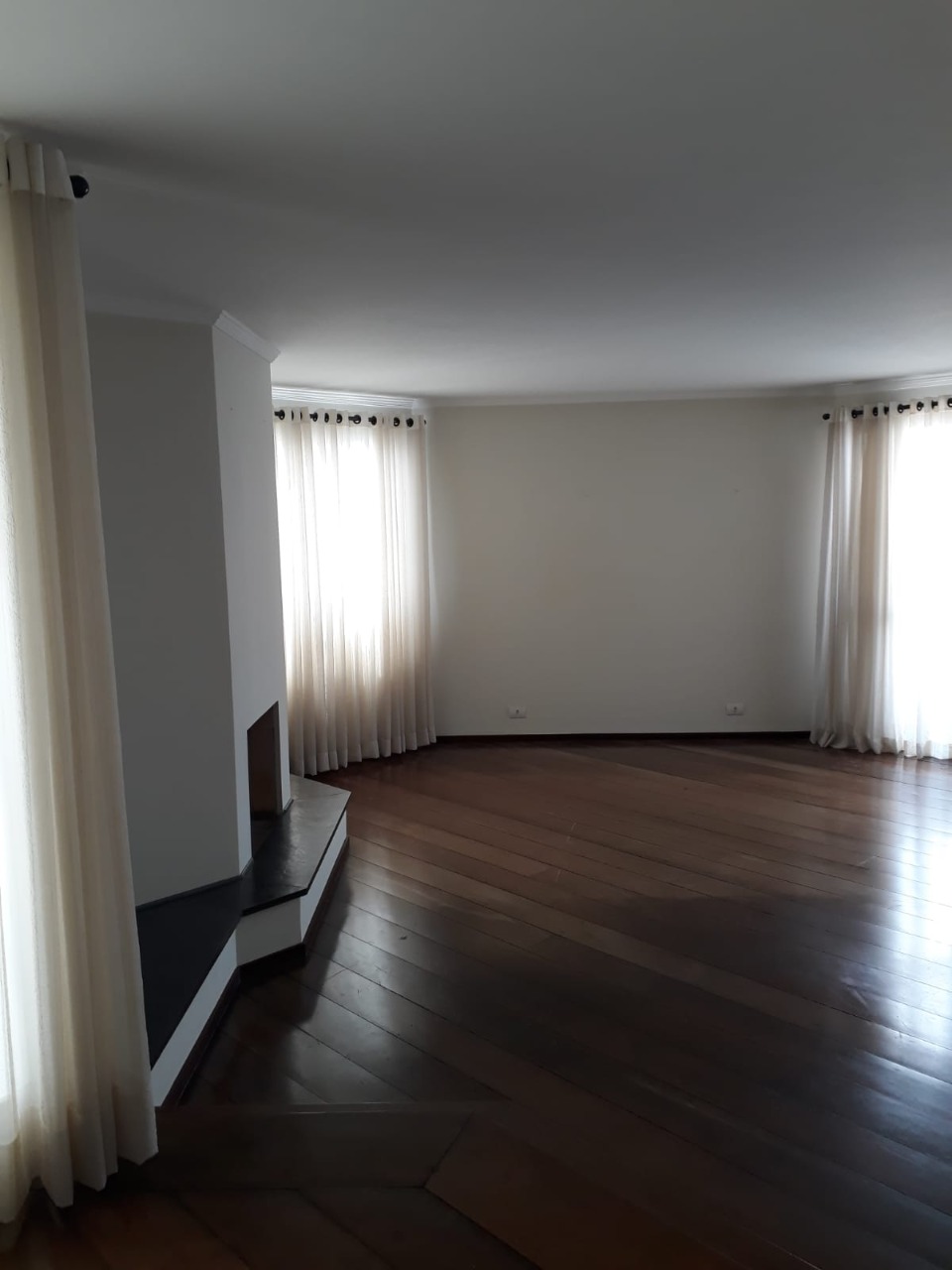 Apartamento à venda com 3 quartos, 198m² - Foto 2