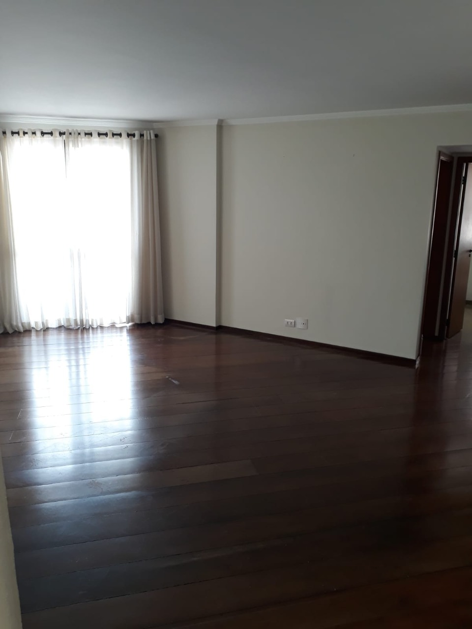 Apartamento à venda com 3 quartos, 198m² - Foto 3