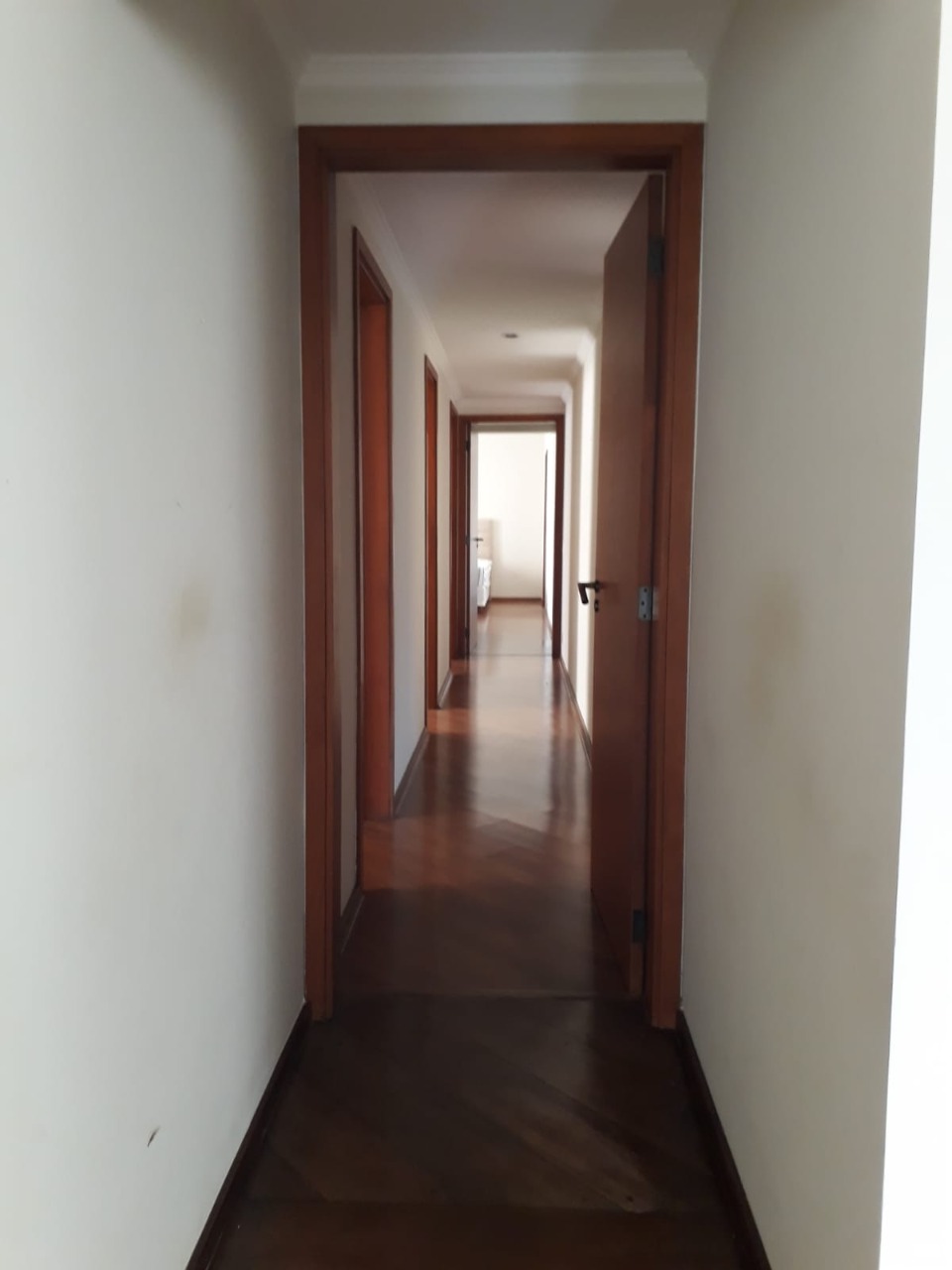 Apartamento à venda com 3 quartos, 198m² - Foto 9