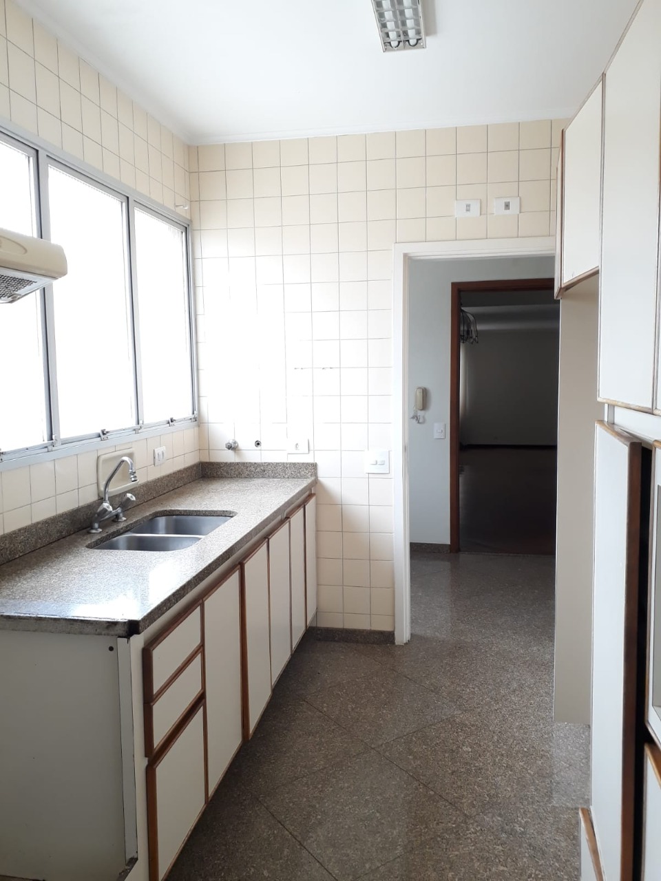 Apartamento à venda com 3 quartos, 198m² - Foto 23