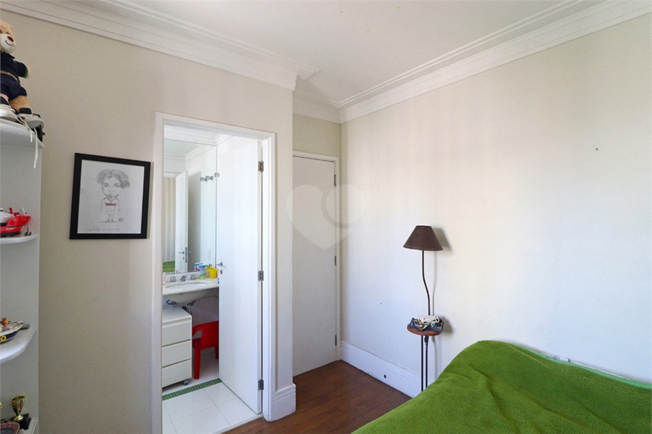 Apartamento à venda com 3 quartos, 170m² - Foto 17