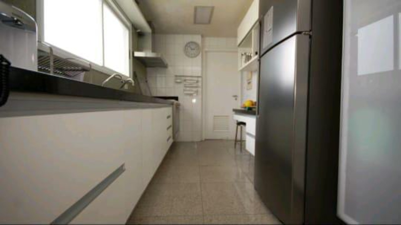 Apartamento à venda com 3 quartos, 204m² - Foto 15