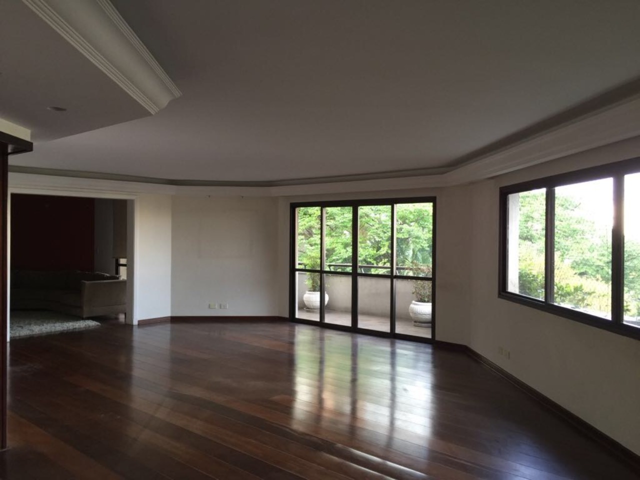 Apartamento à venda com 4 quartos, 370m² - Foto 1