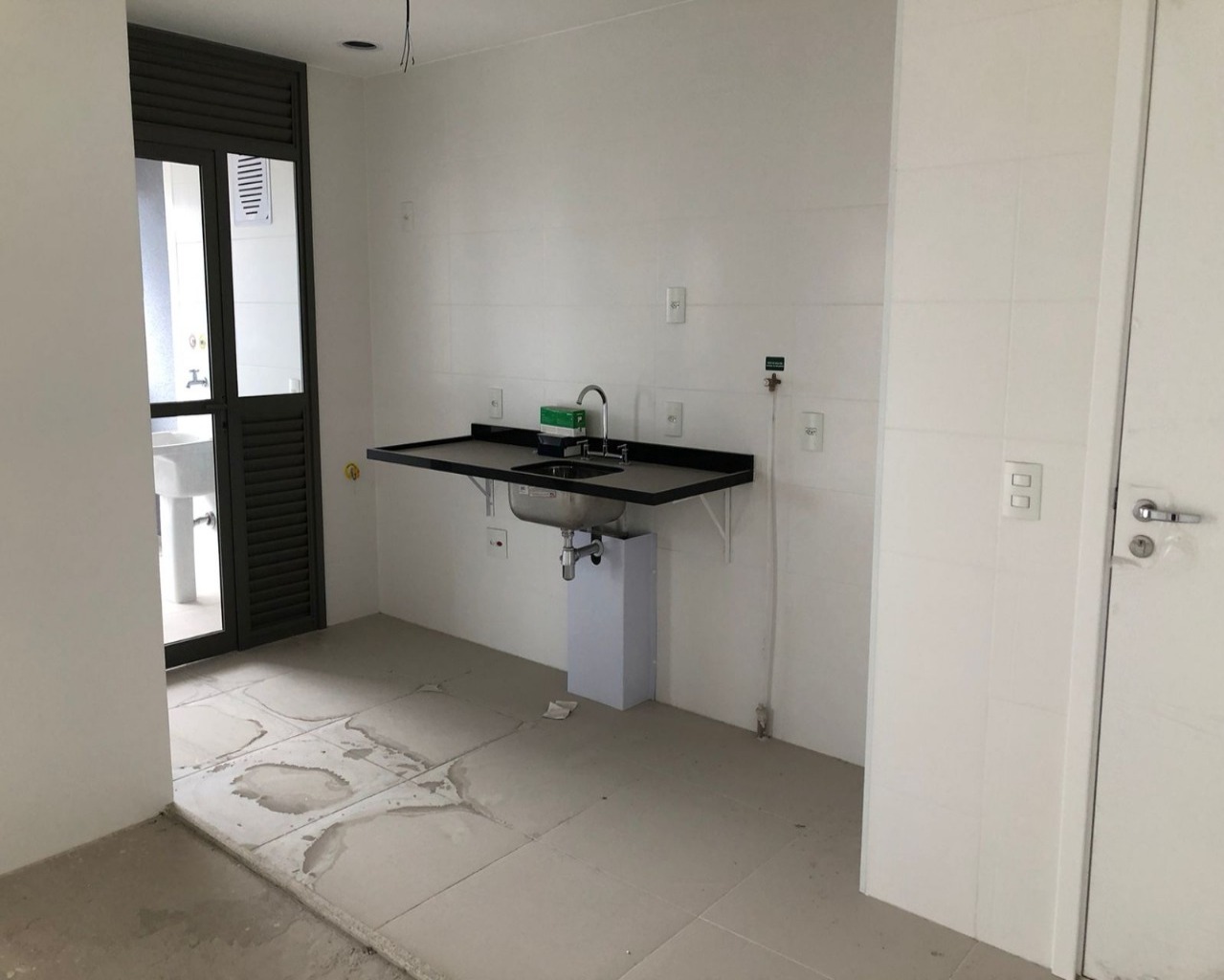 Apartamento à venda com 3 quartos, 107m² - Foto 3