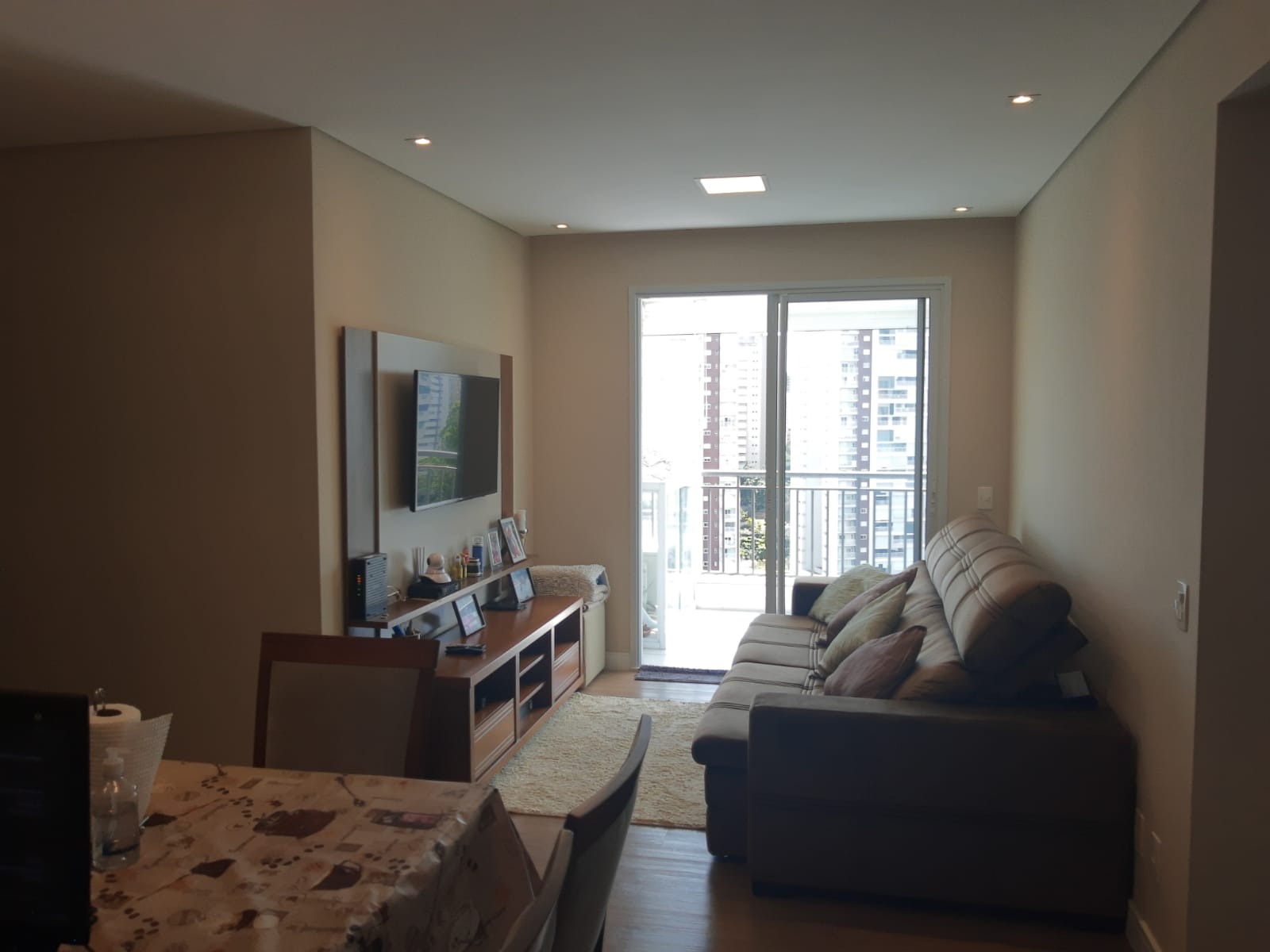 Apartamento à venda com 2 quartos, 73m² - Foto 4