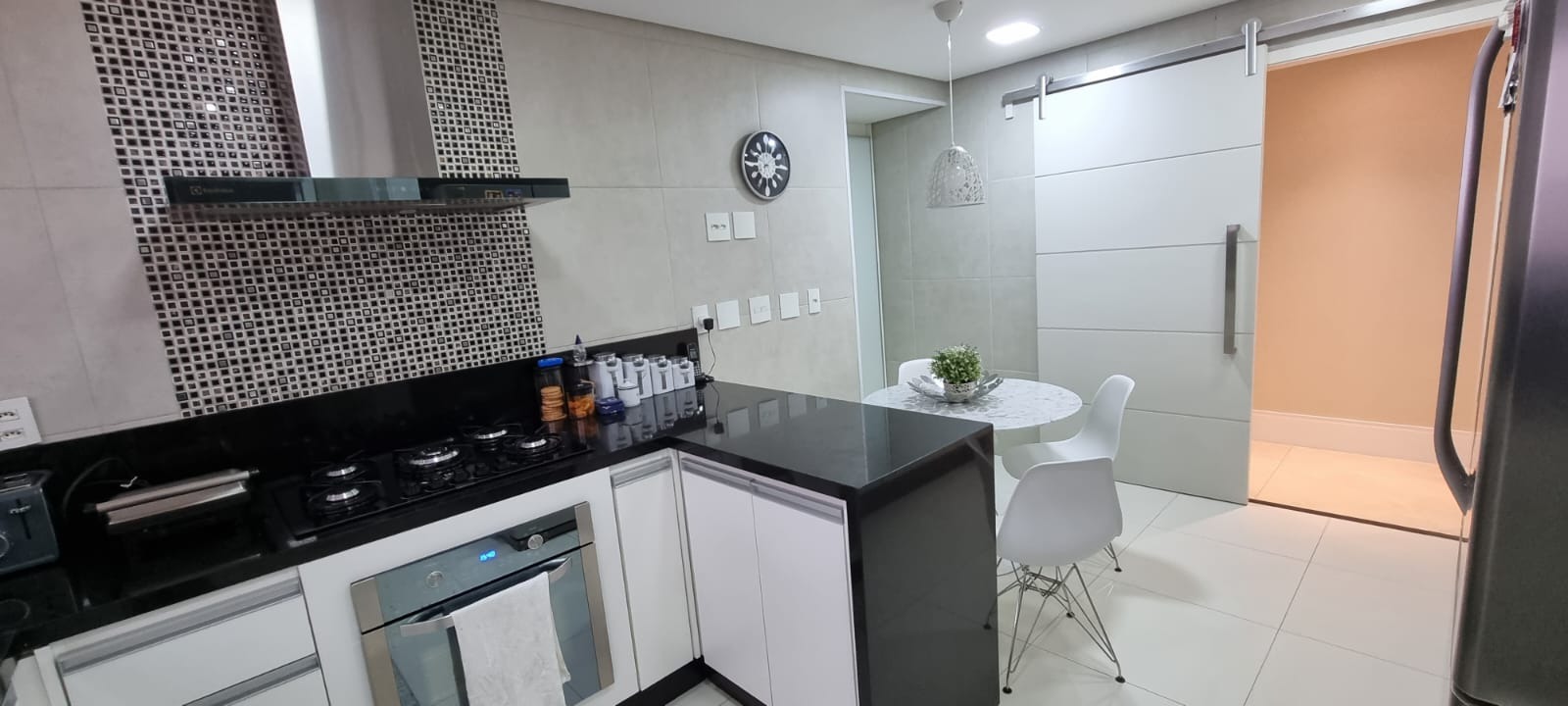 Apartamento à venda com 4 quartos, 238m² - Foto 10