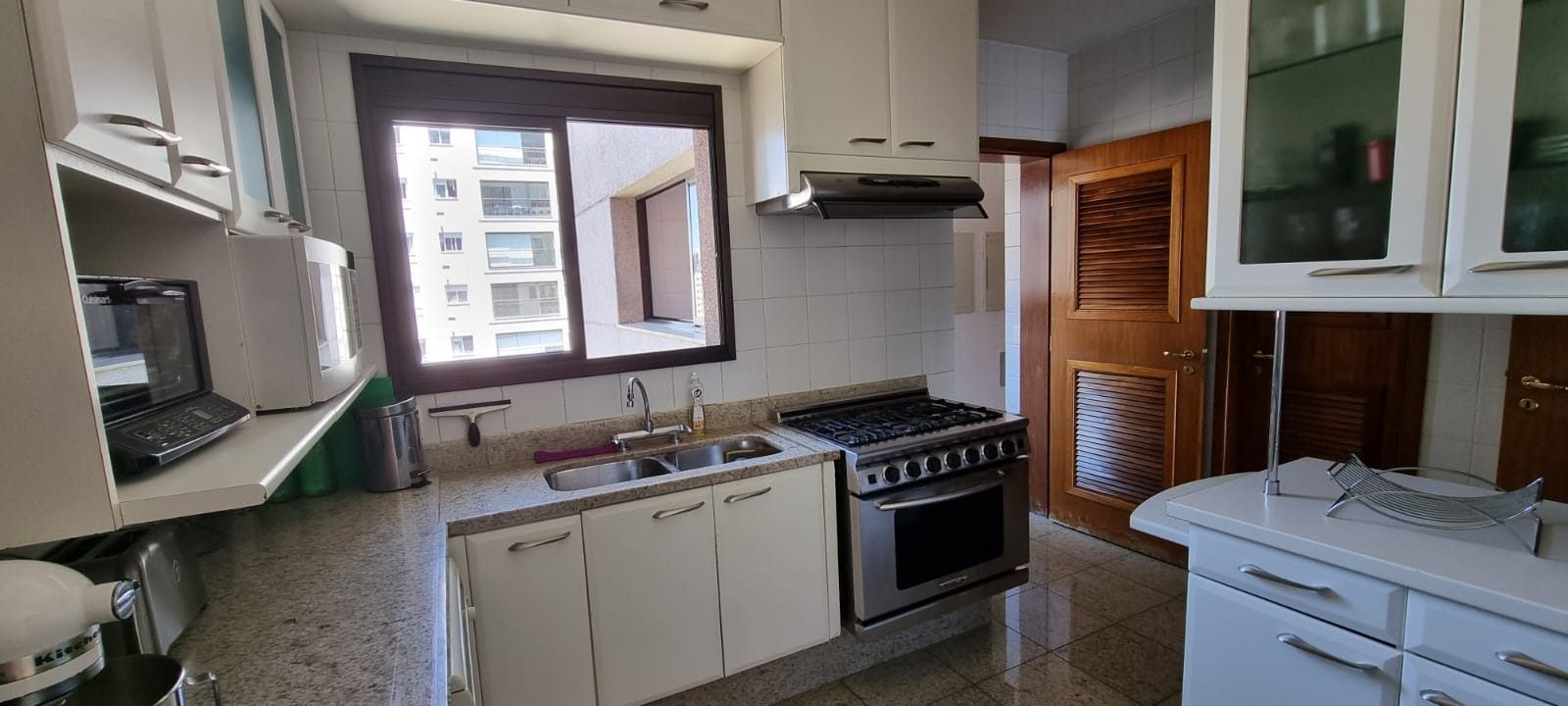 Apartamento à venda com 4 quartos, 226m² - Foto 11