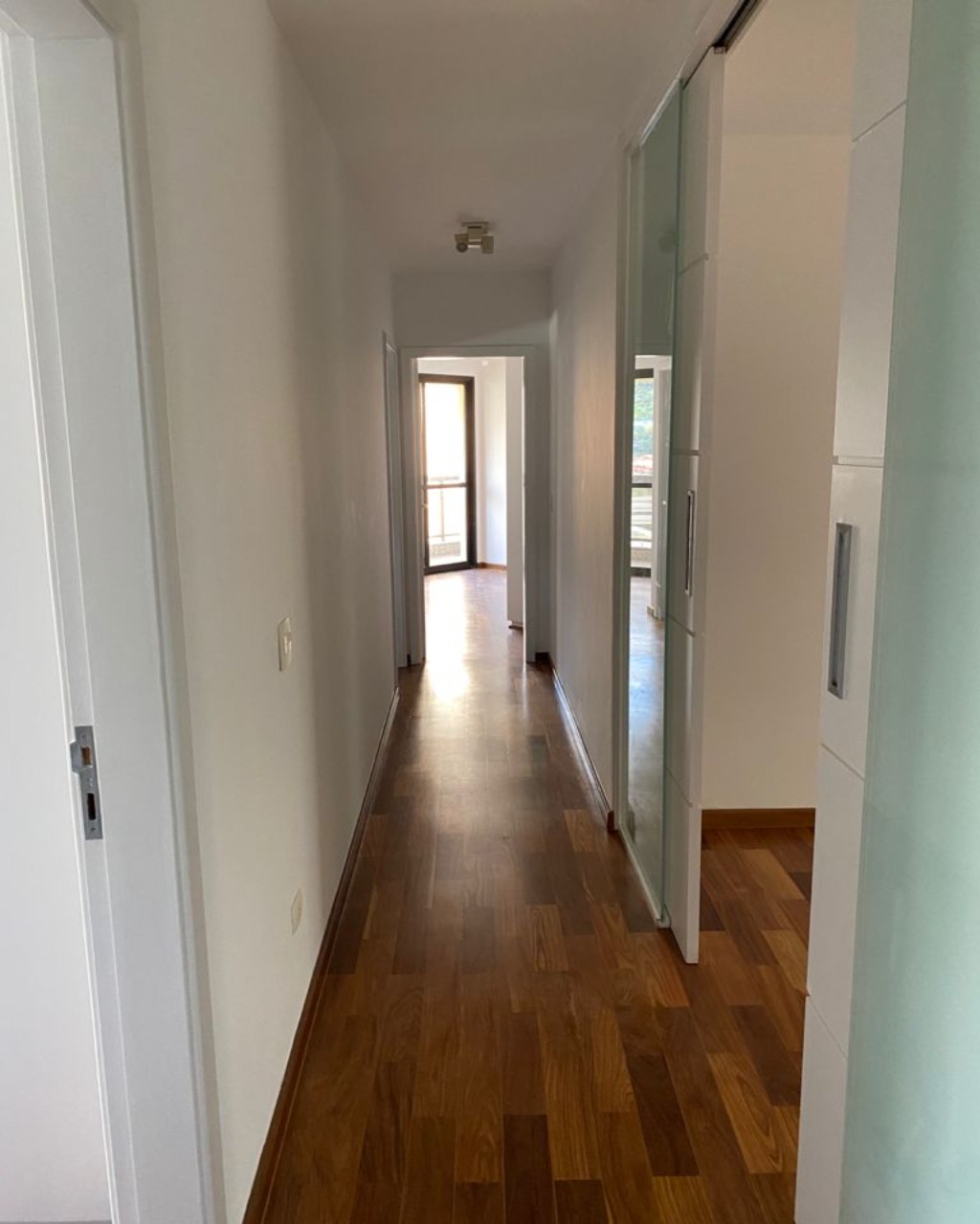 Apartamento à venda com 4 quartos, 221m² - Foto 13