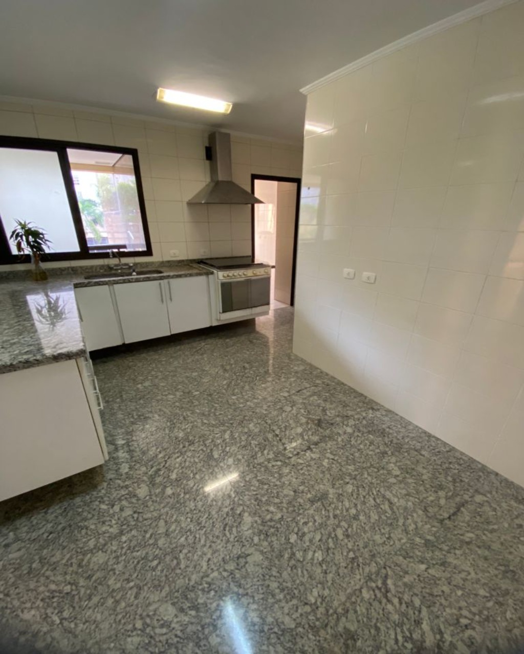 Apartamento à venda com 4 quartos, 221m² - Foto 14