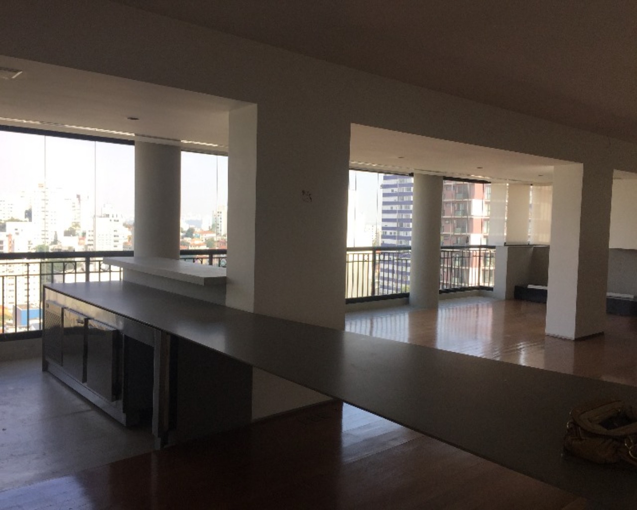 Apartamento à venda com 3 quartos, 215m² - Foto 3