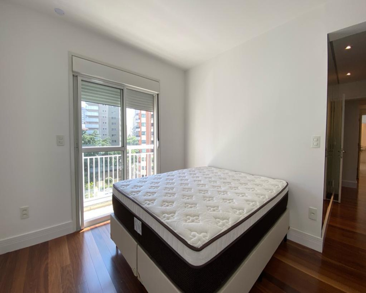 Apartamento à venda com 3 quartos, 170m² - Foto 16