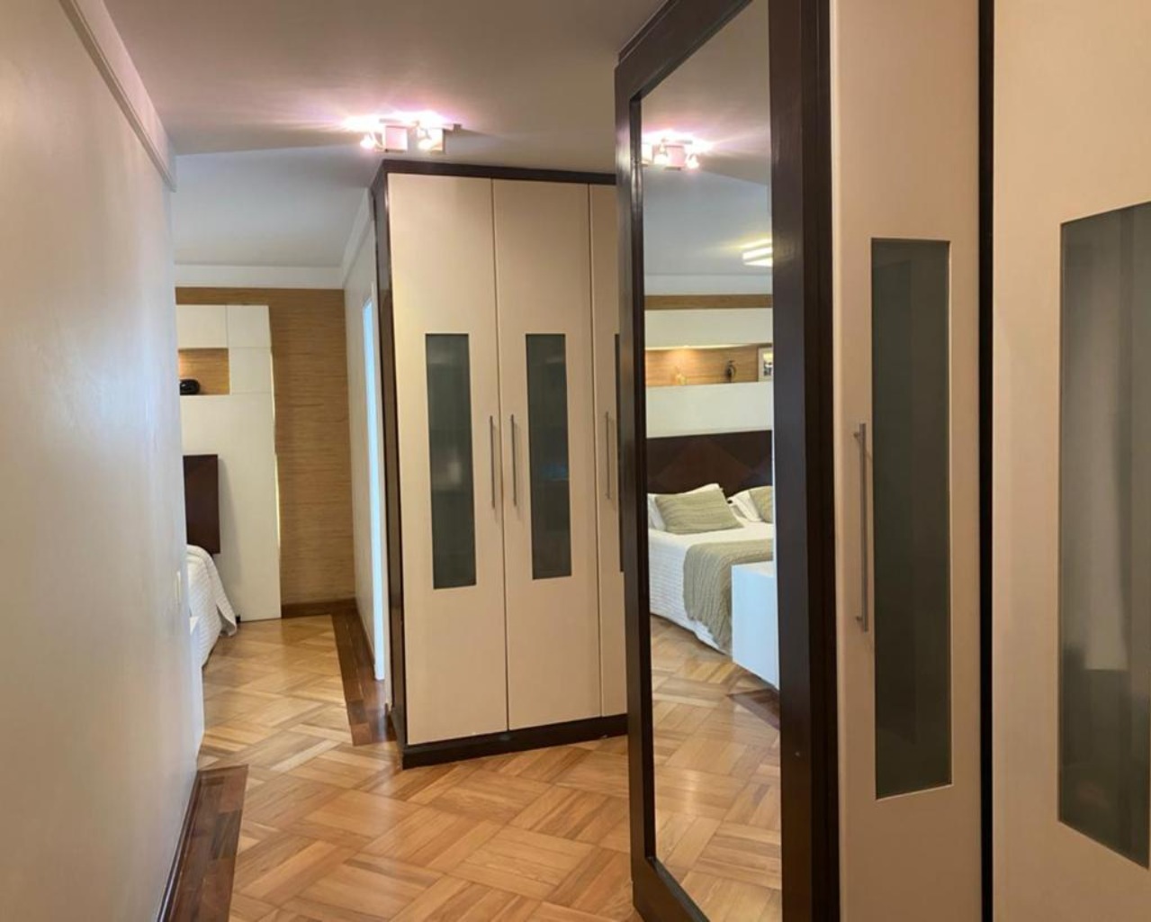 Apartamento à venda com 4 quartos, 190m² - Foto 17