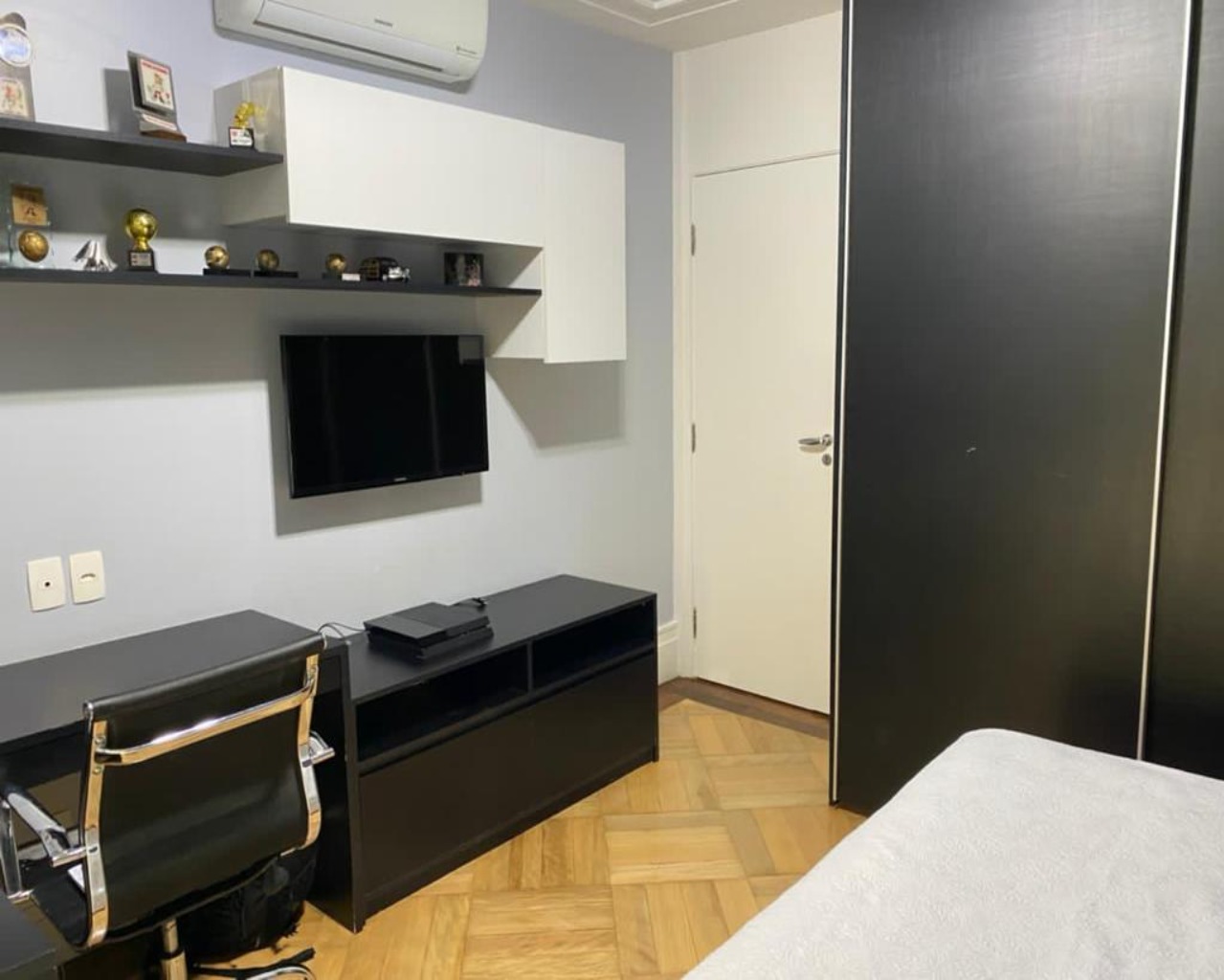 Apartamento à venda com 4 quartos, 190m² - Foto 19