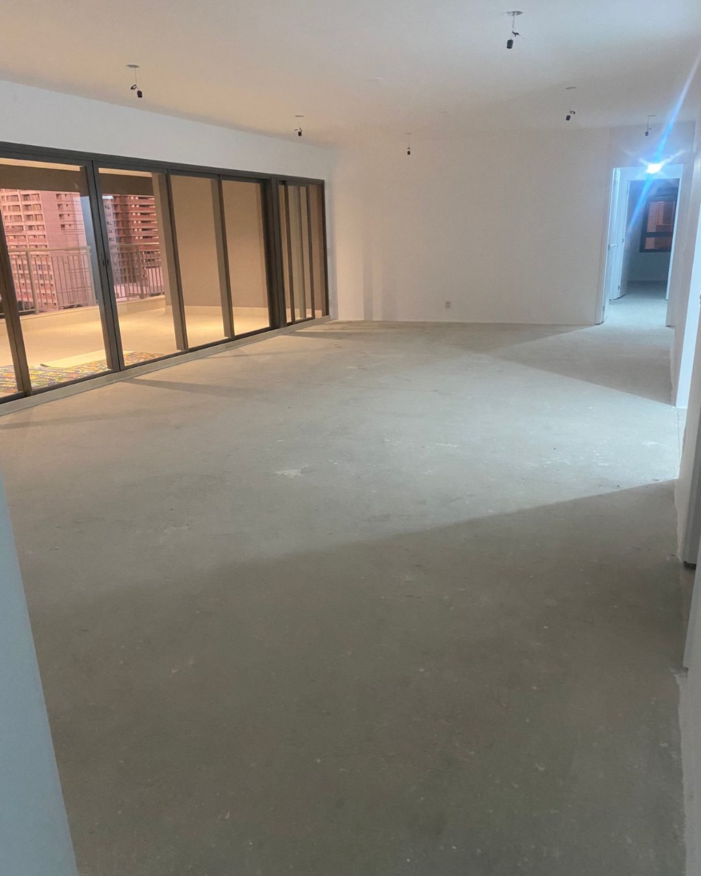 Apartamento à venda com 3 quartos, 245m² - Foto 3