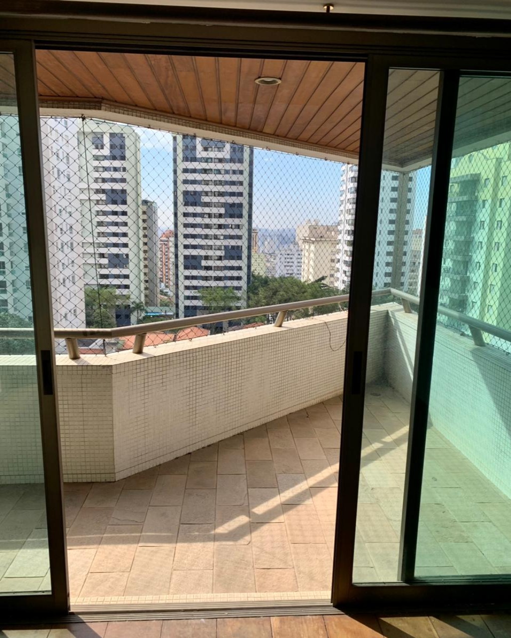 Apartamento à venda com 4 quartos, 192m² - Foto 1