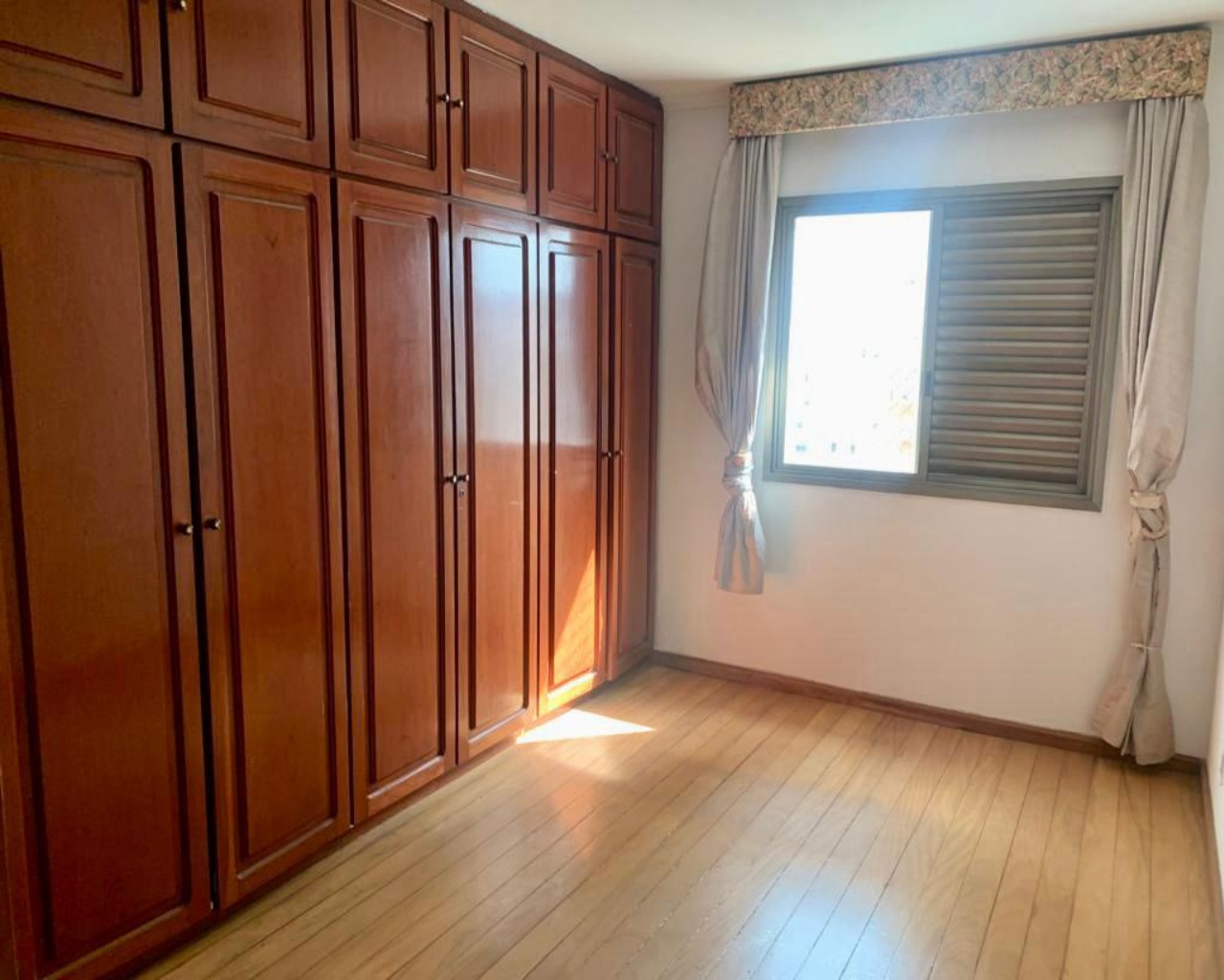 Apartamento à venda com 4 quartos, 192m² - Foto 13