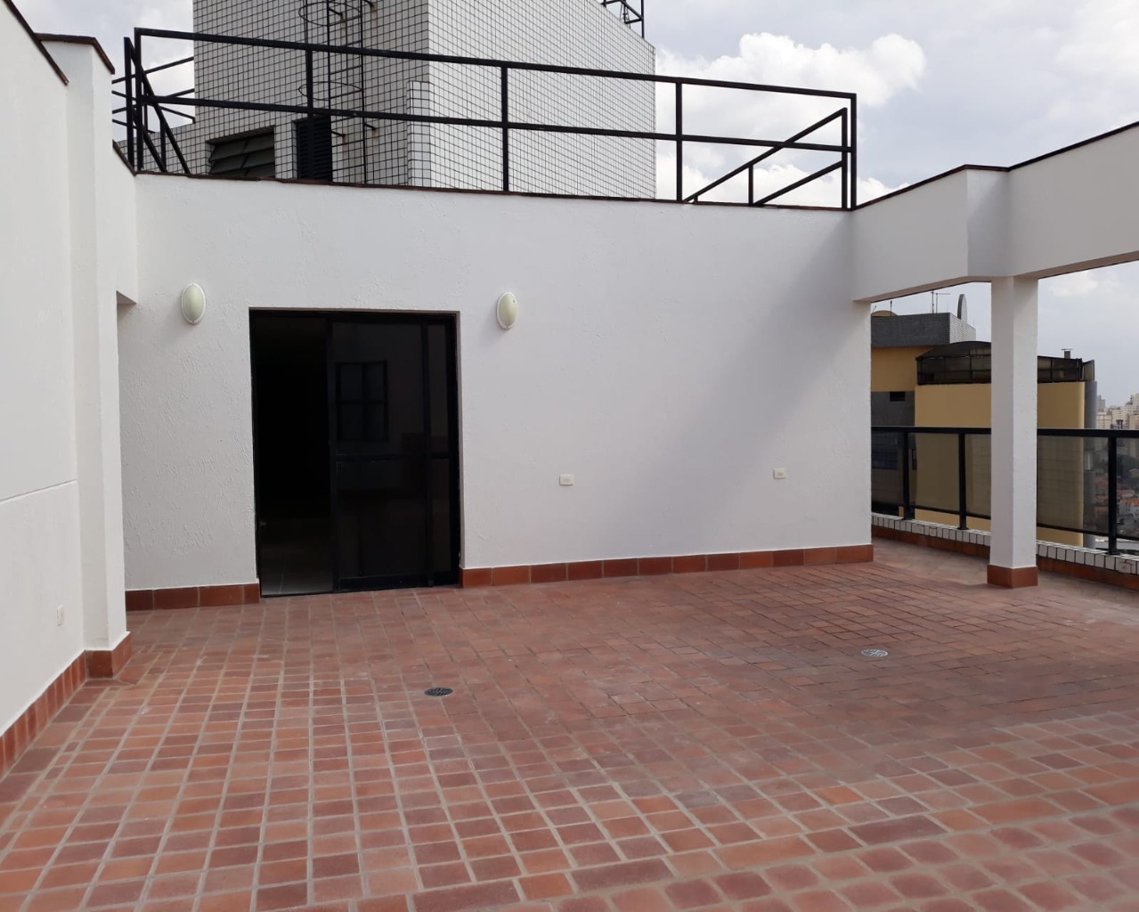 Cobertura à venda com 4 quartos, 340m² - Foto 2