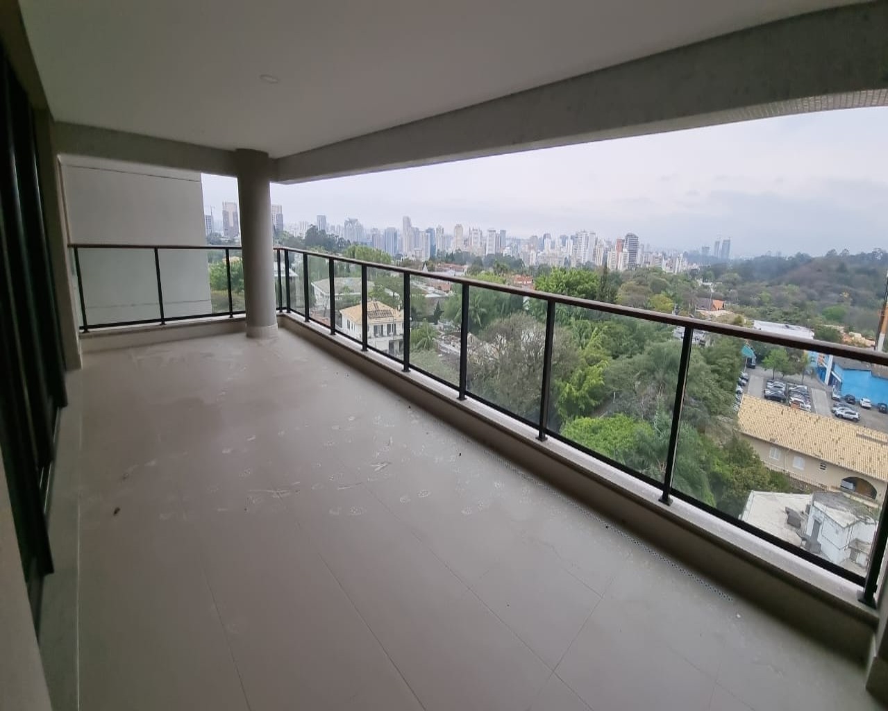 Apartamento à venda com 4 quartos, 195m² - Foto 1