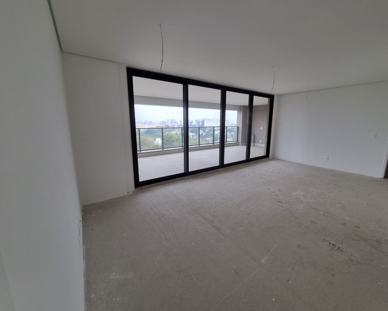 Apartamento à venda com 4 quartos, 195m² - Foto 2