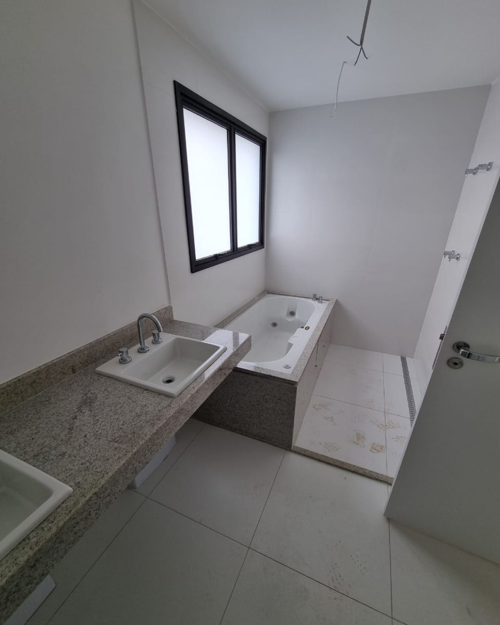 Apartamento à venda com 4 quartos, 195m² - Foto 13