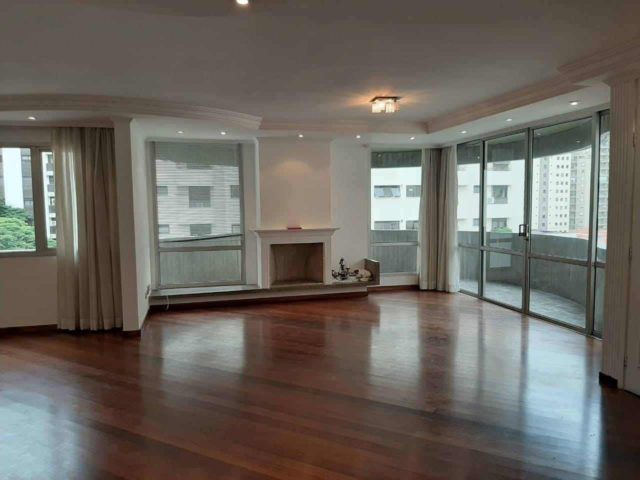 Apartamento à venda com 3 quartos, 170m² - Foto 1