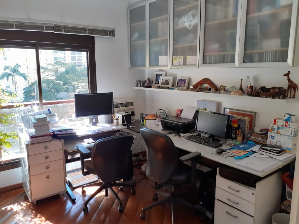 Apartamento à venda com 4 quartos, 217m² - Foto 8