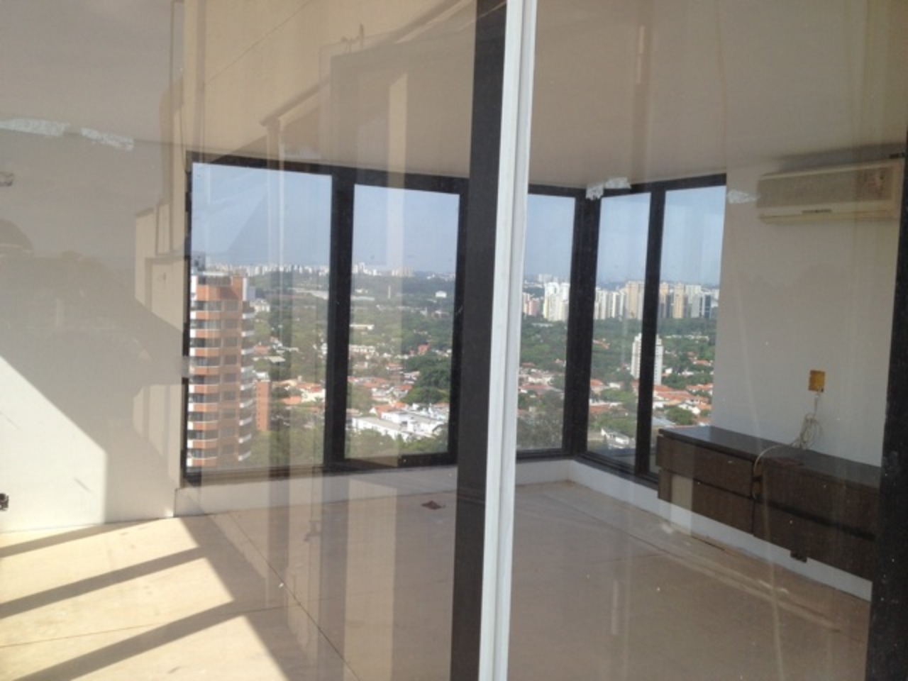 Apartamento à venda com 3 quartos, 250m² - Foto 2