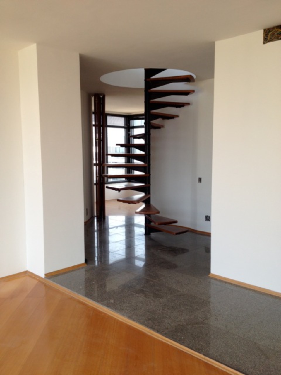 Apartamento à venda com 3 quartos, 250m² - Foto 10