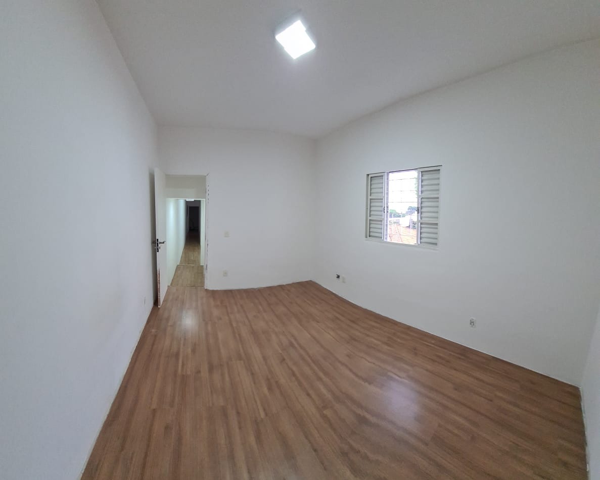 Casa à venda com 4 quartos, 200m² - Foto 3