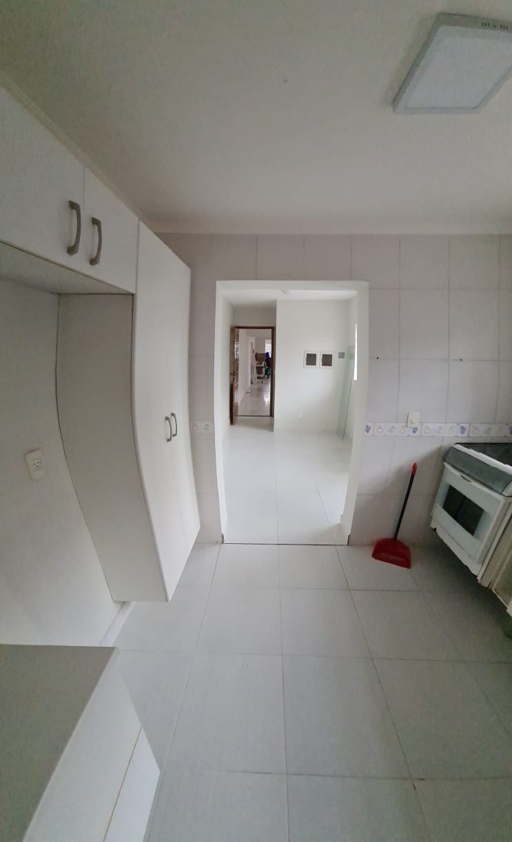 Casa à venda com 4 quartos, 200m² - Foto 6