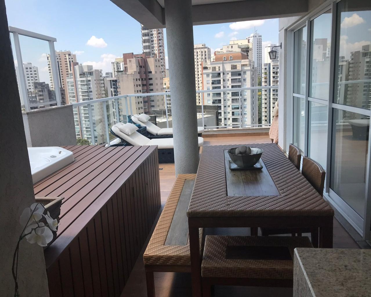 Cobertura à venda com 4 quartos, 256m² - Foto 1