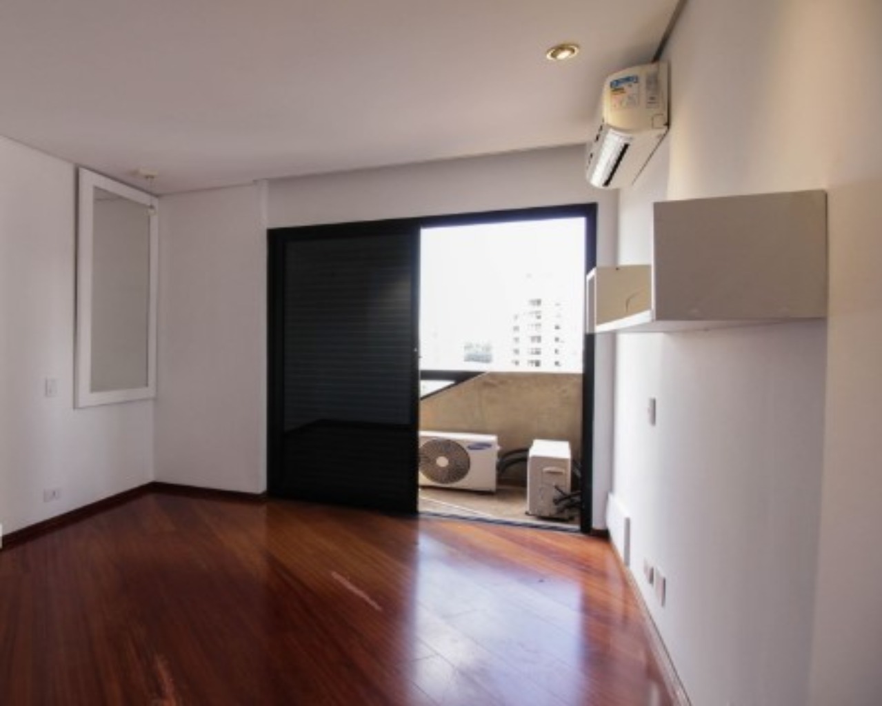 Apartamento à venda com 4 quartos, 198m² - Foto 11