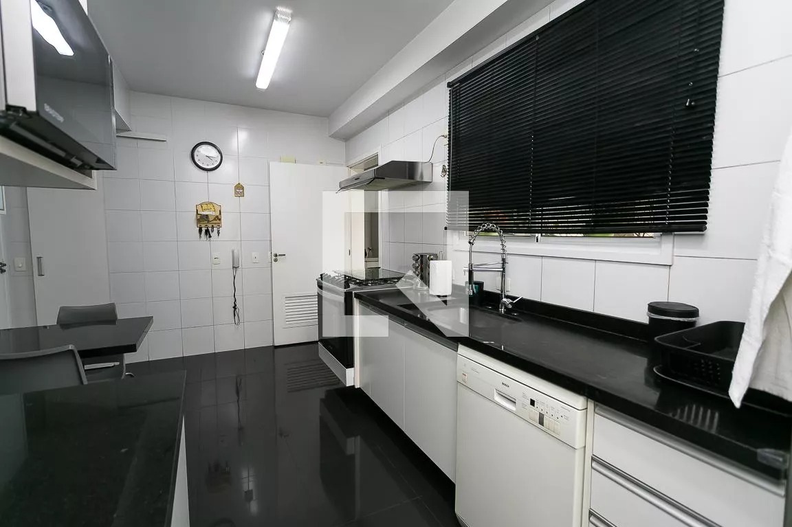 Apartamento à venda com 3 quartos, 150m² - Foto 16